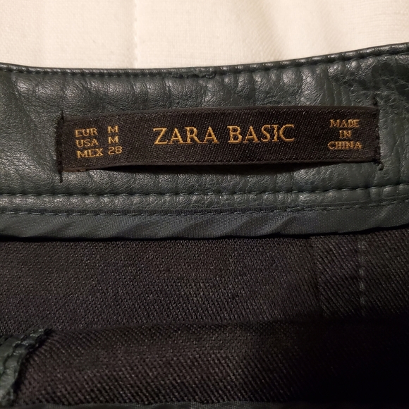 Zara Basic Dark Green Faux Leather Mini Skirt - Picture 4 of 7